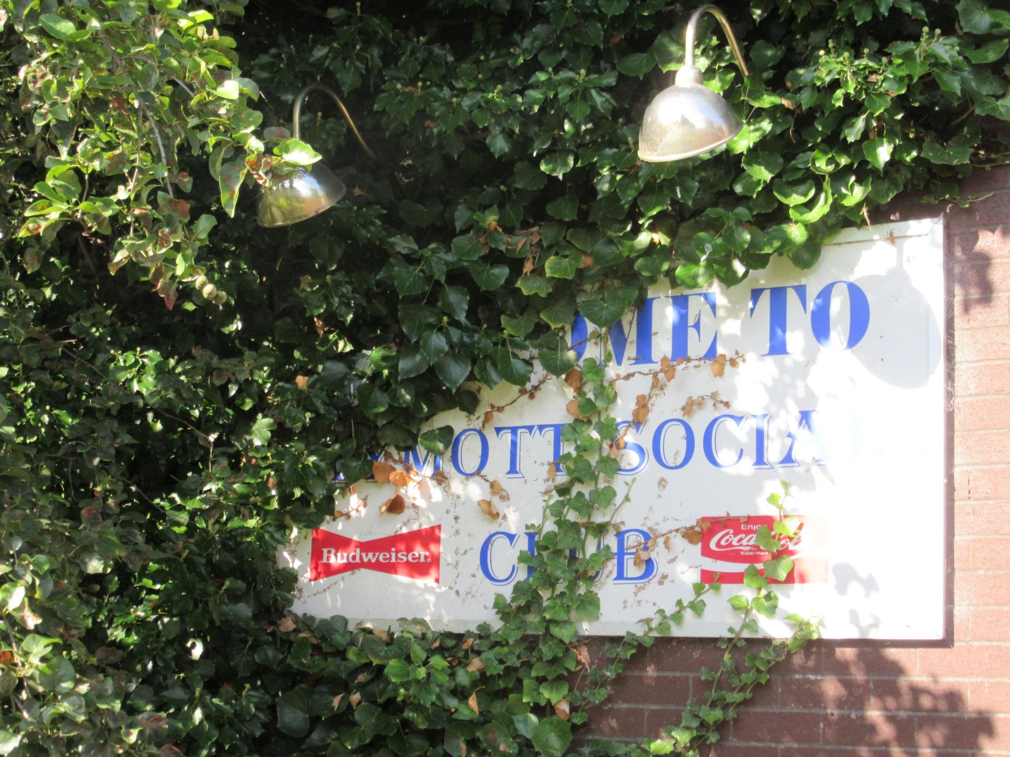 (Pub, Sign). Published on 24-08-2019