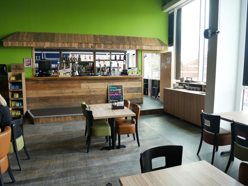 Oasis Bar August 20222 DS. (Pub, Bar). Published on 03-08-2022