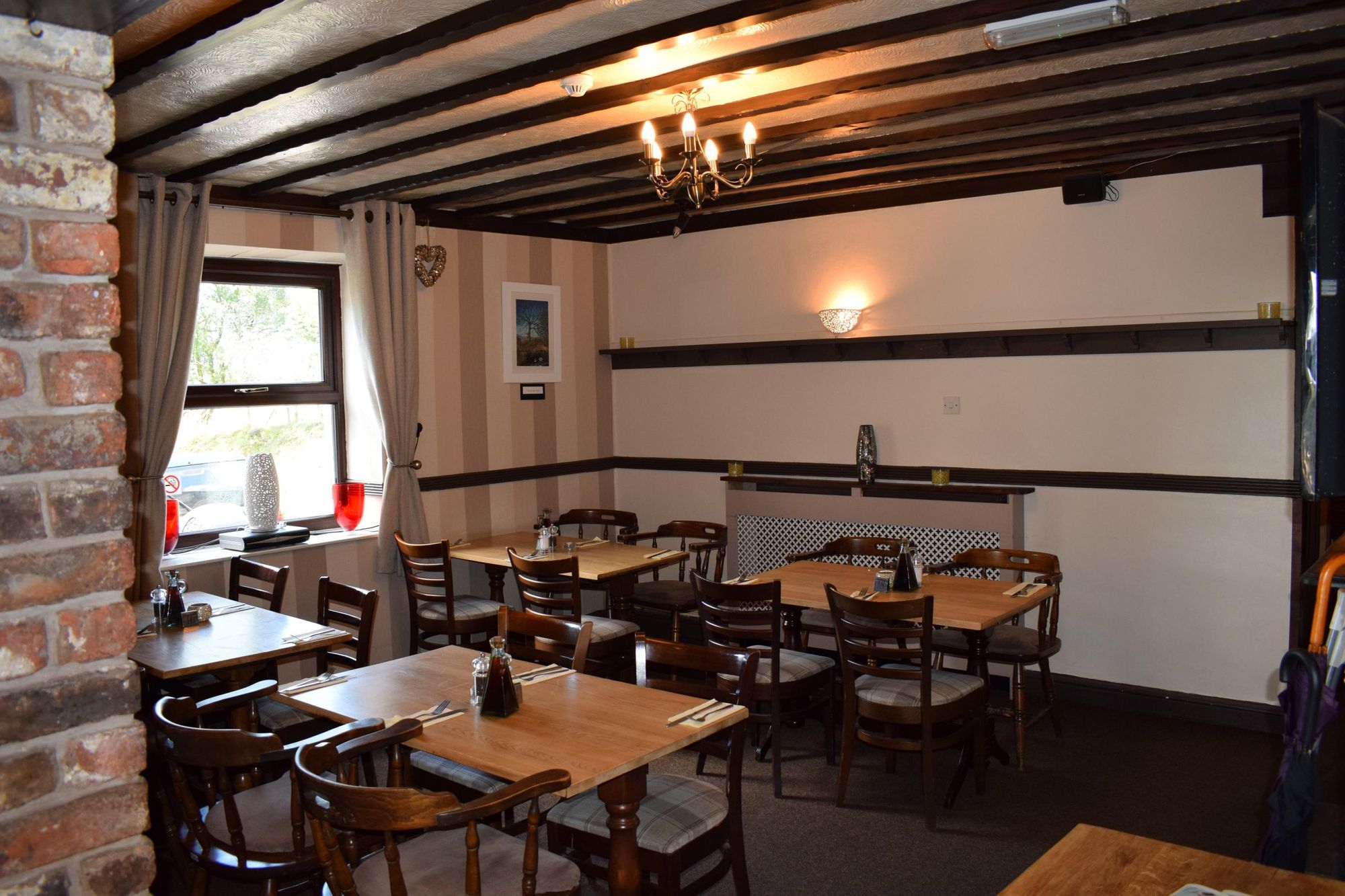 Spinners at Cowling, Chorley - Lounge 13.7.17. (Pub). Published on 13-07-2017
