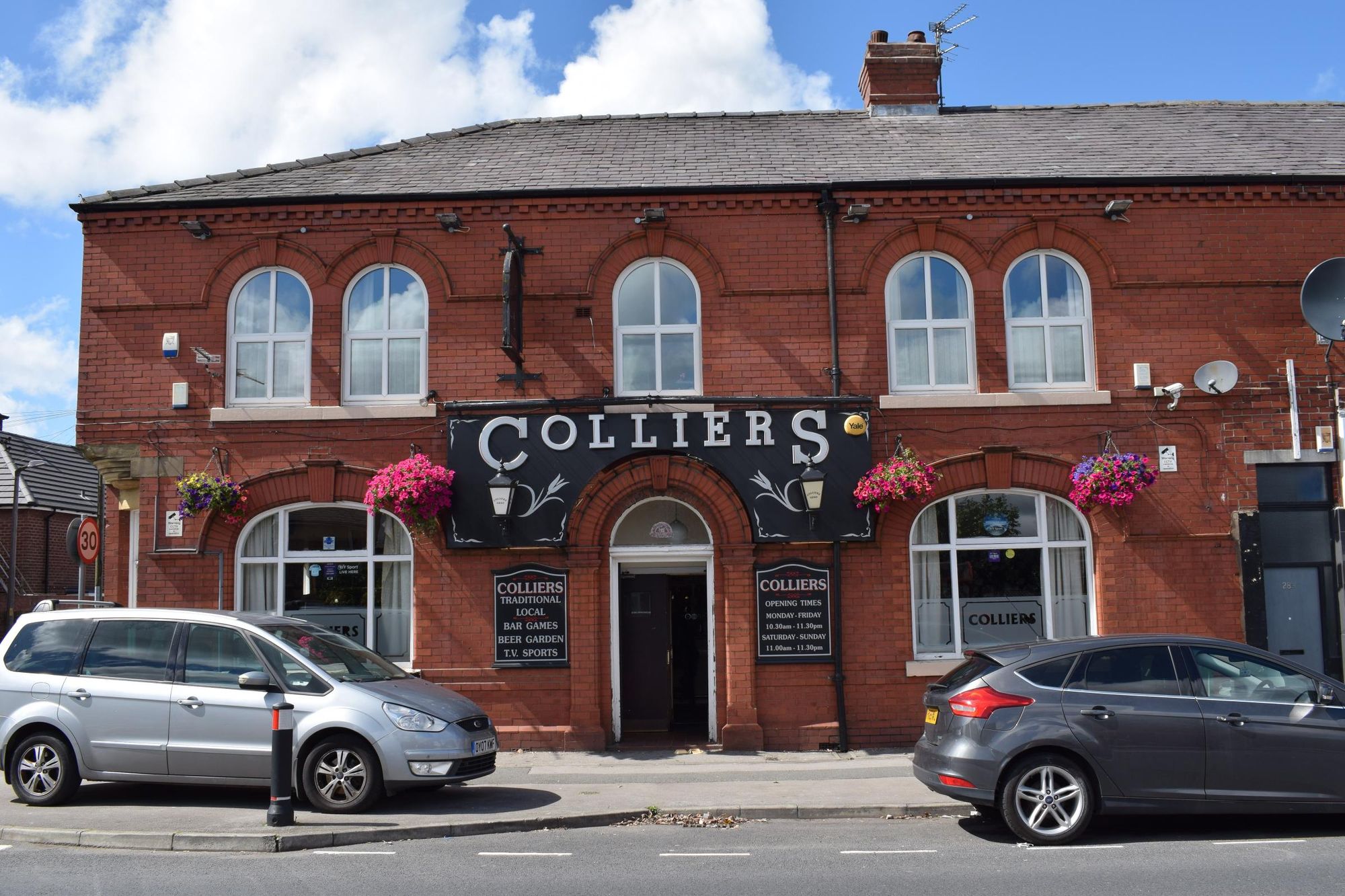 Colliers Arms, Chorley 15.8.17. (Pub, External, Key). Published on 15-08-2017