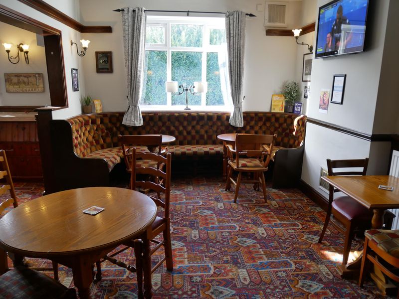 Alison Arms 4 Oct 2022 DS. (Pub). Published on 13-10-2022