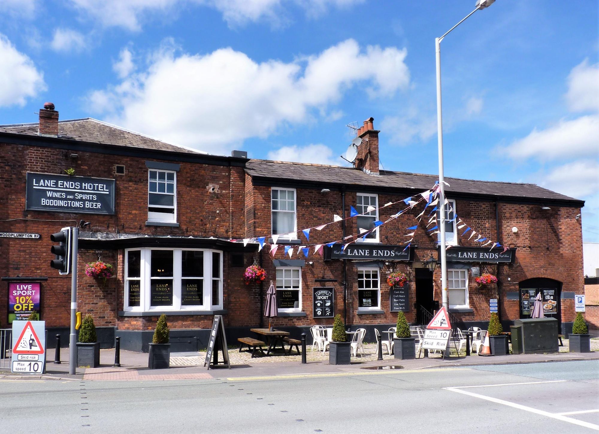 Lane Ends, Preston July 2017. (Pub, External, Key). Published on 20-07-2017