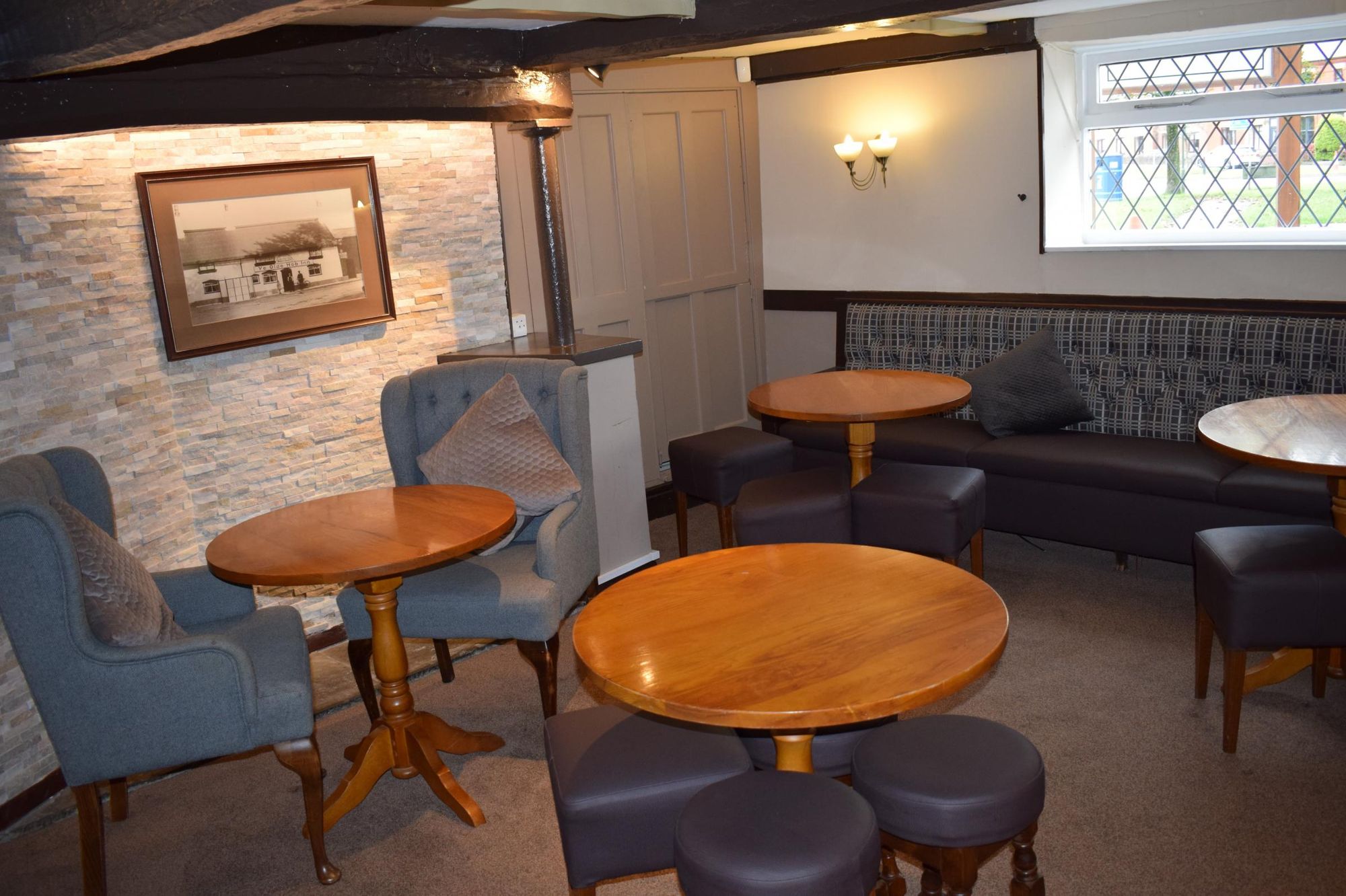 Ye Olde Hob Inn, BB 15.10.19  . (Pub). Published on 16-10-2019