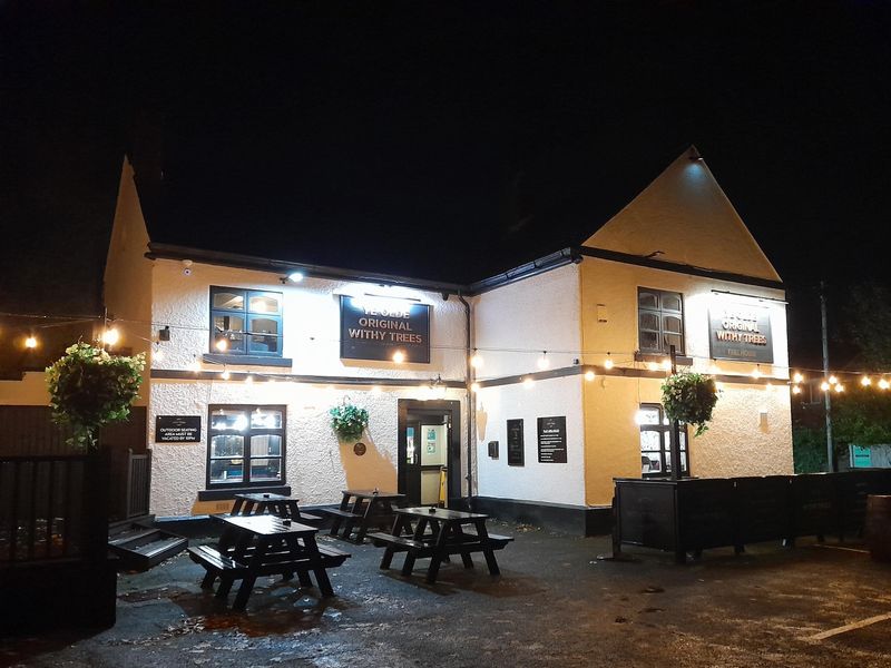 Adrian Smith 9.11.23. (Pub, External). Published on 23-11-2023