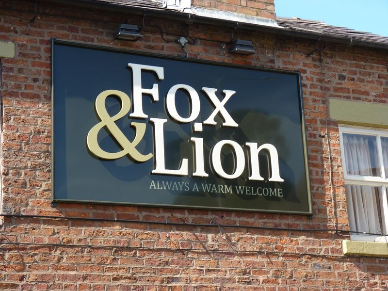 Fox & Lion, Leyland July 2017. (Pub, Sign). Published on 23-07-2017