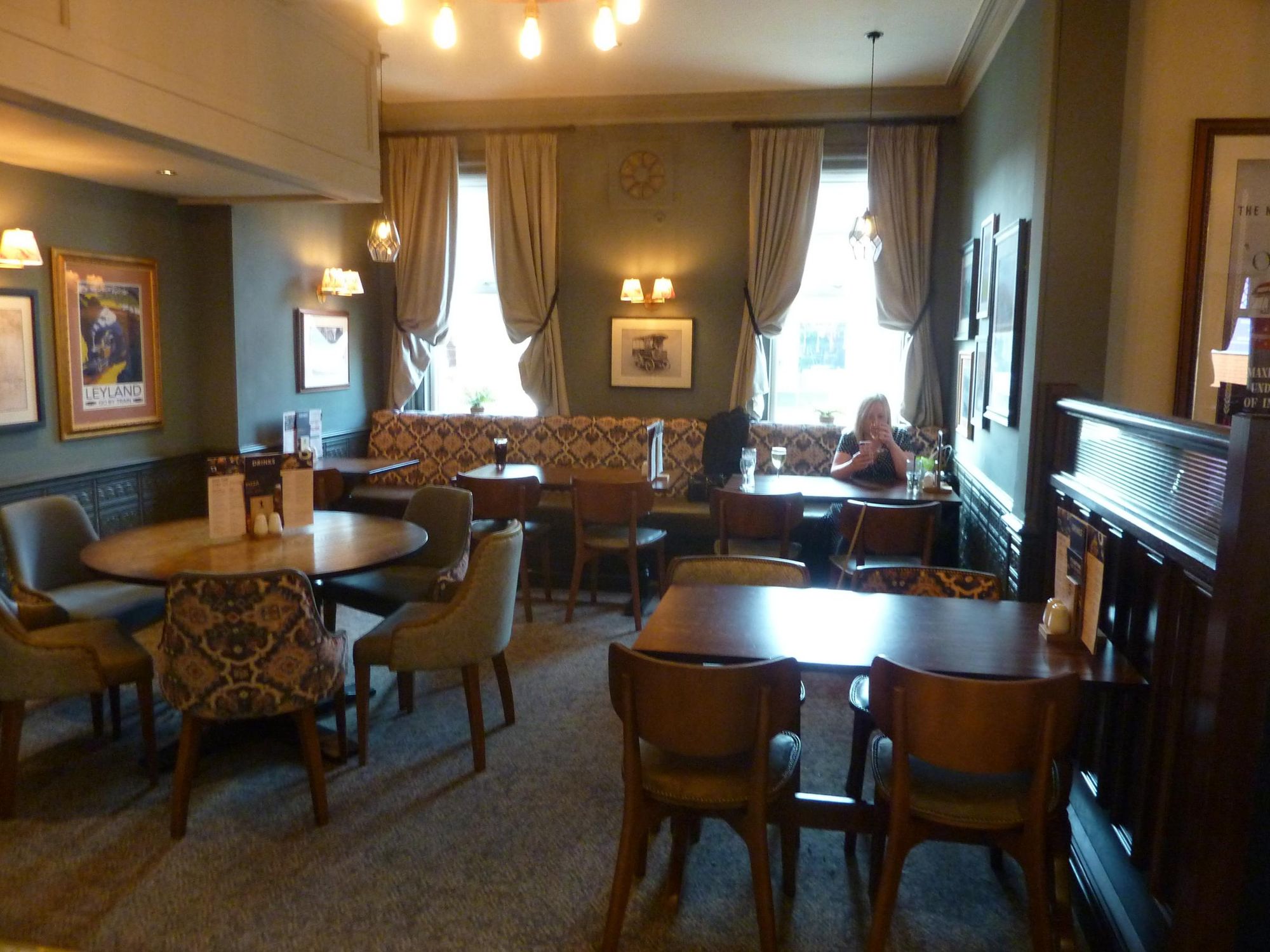 Gables Internal 24.03.2022 David Sherliker. (Pub, Customers). Published on 26-03-2022