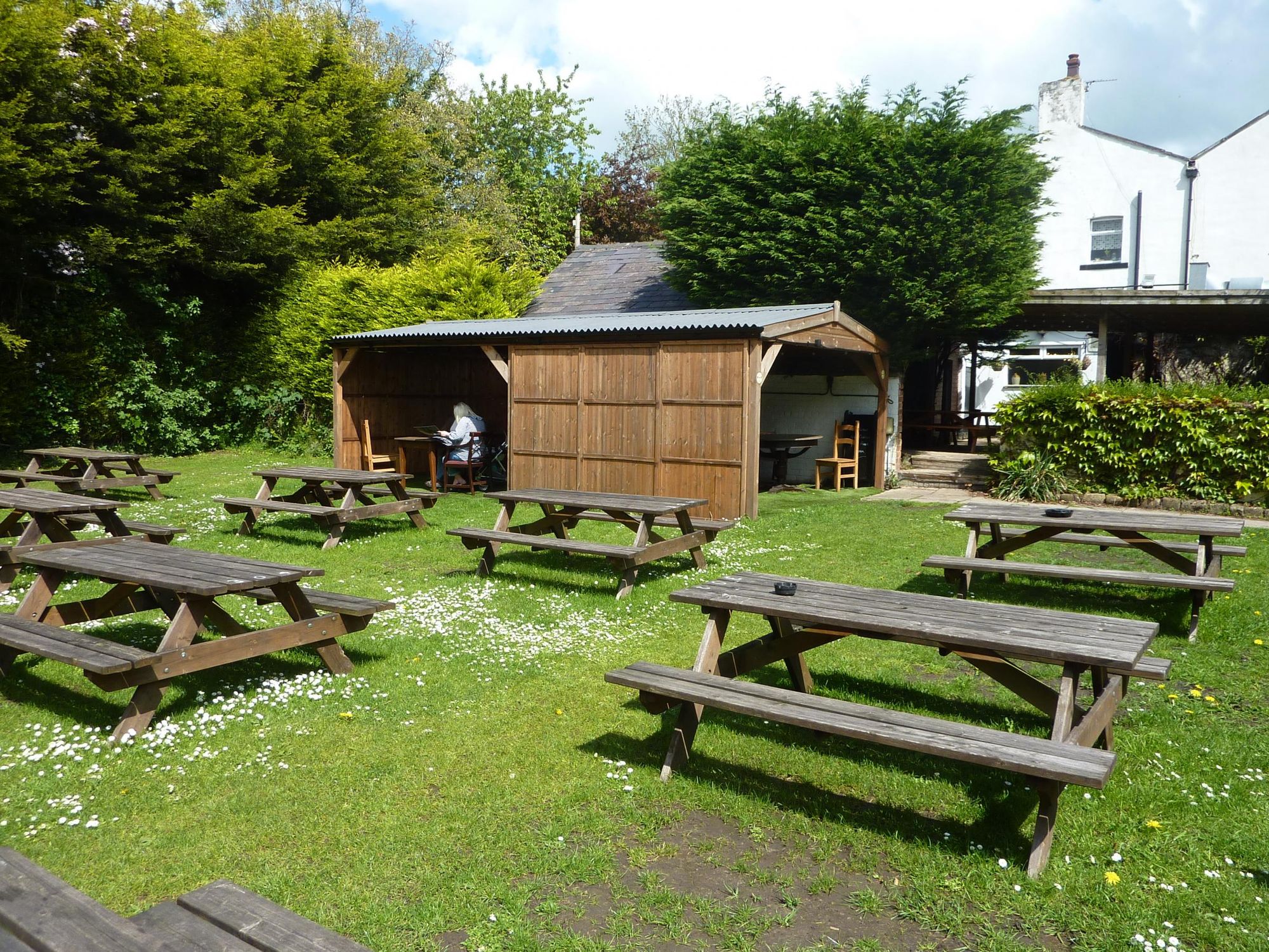 Garden May 2022 DS. (Pub, Garden). Published on 07-05-2022