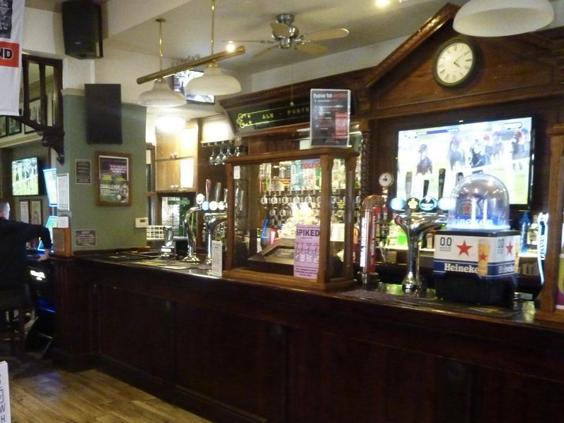 Queens Bar 2 David Sherliker 07.04.2022. (Pub, Bar). Published on 07-04-2022
