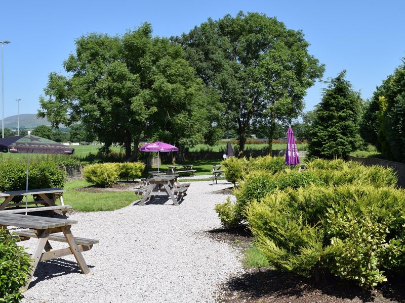 Alston Arms, Longridge 17.7.17 - Garden. (Pub, Garden). Published on 18-07-2017 