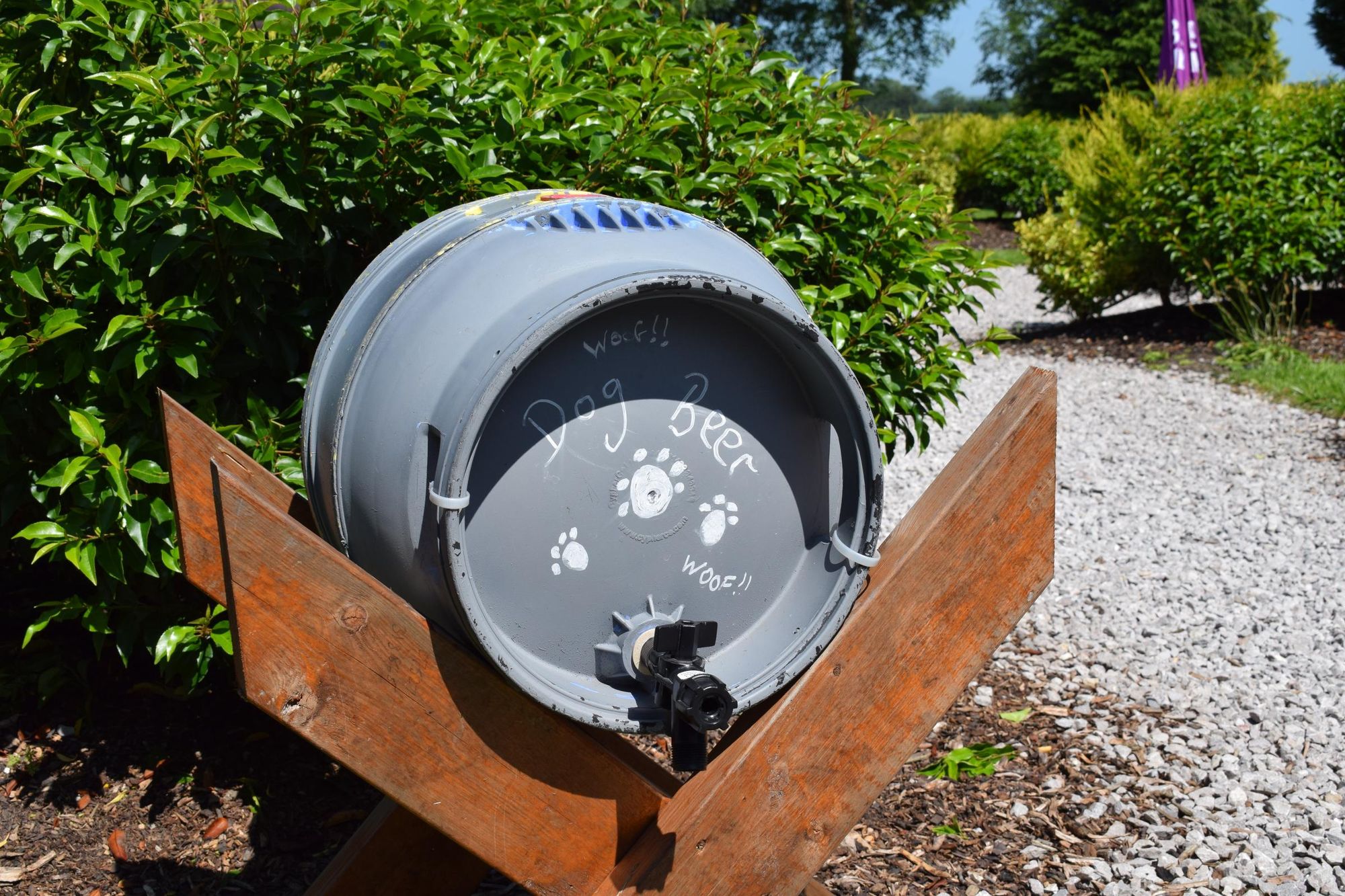 Aklston Arms, Longridge 17.7.17 - Dog Barrel. (Pub). Published on 18-07-2017