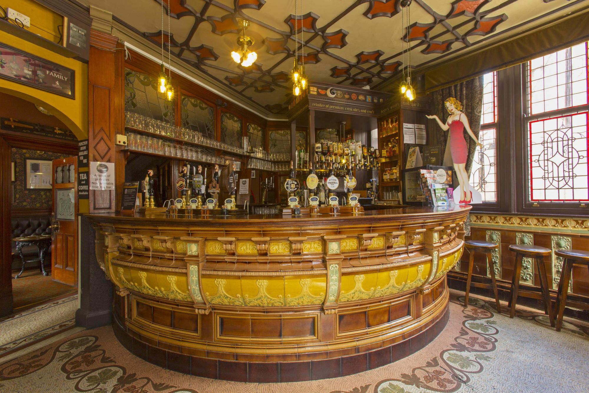 Black Horse Bar David Toase. (Pub, Bar). Published on 26-03-2022