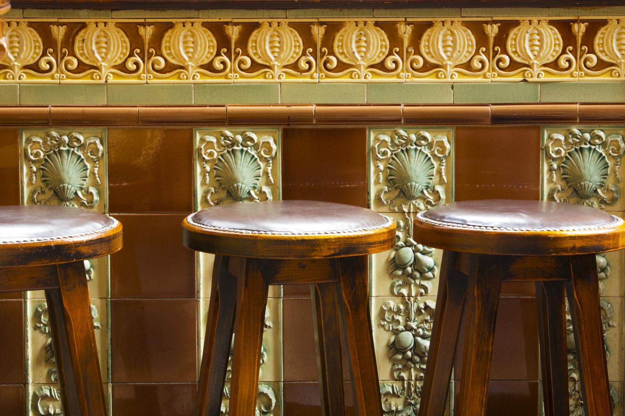 Black Horse Bar Stools David Toase. (Pub, Bar). Published on 26-03-2022