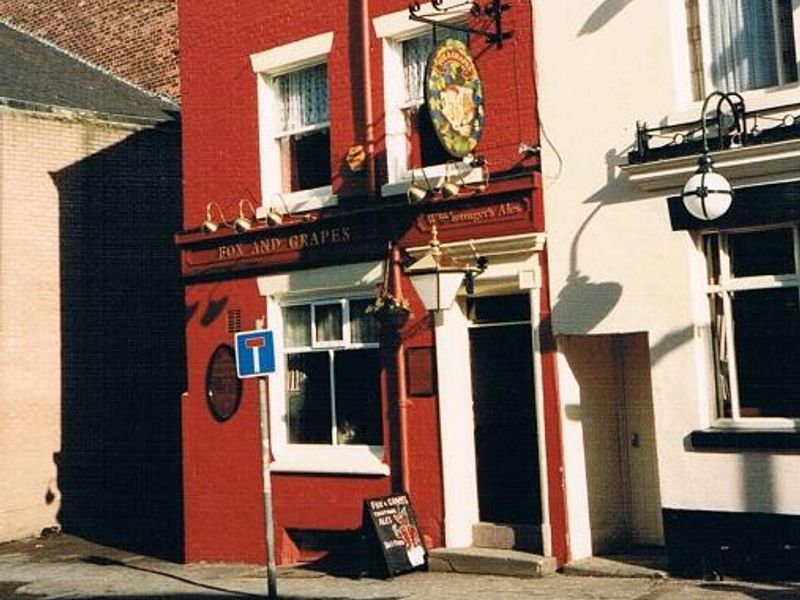Fox & Grapes, Preston (Jim Holderness). (Pub, External). Published on 04-11-2015 