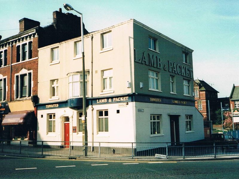 Lamb & Packet (Jim Holderness). Published on 12-04-2022 