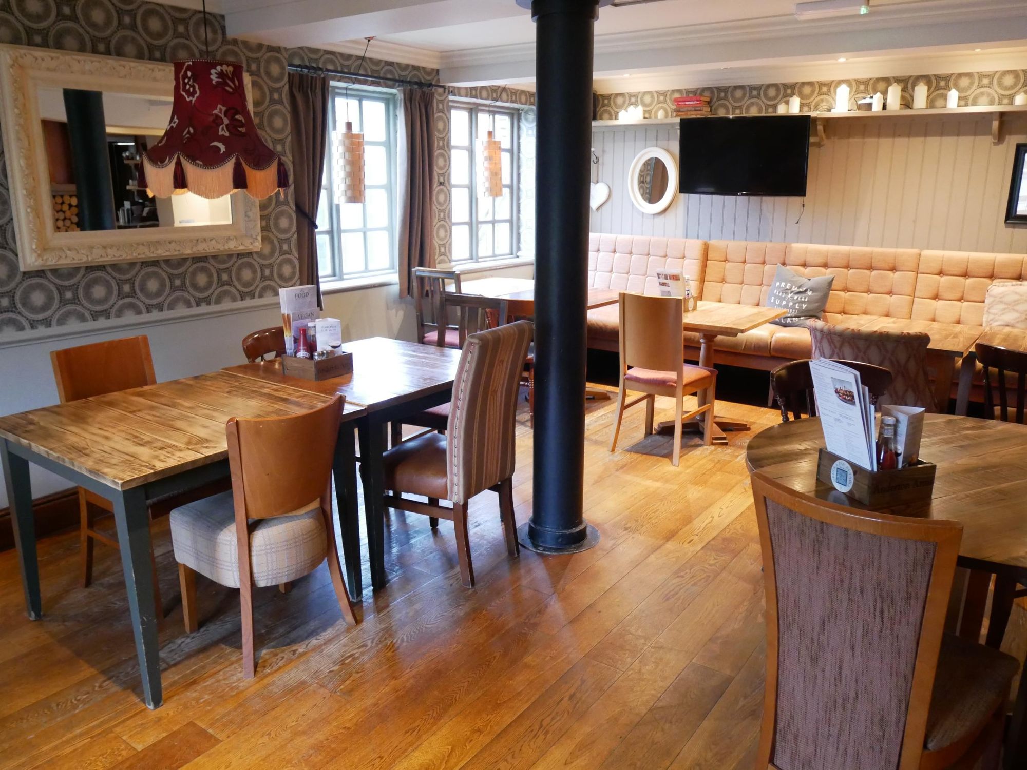 Anderton Arms 1 October 2022 DS. (Pub). Published on 21-10-2022