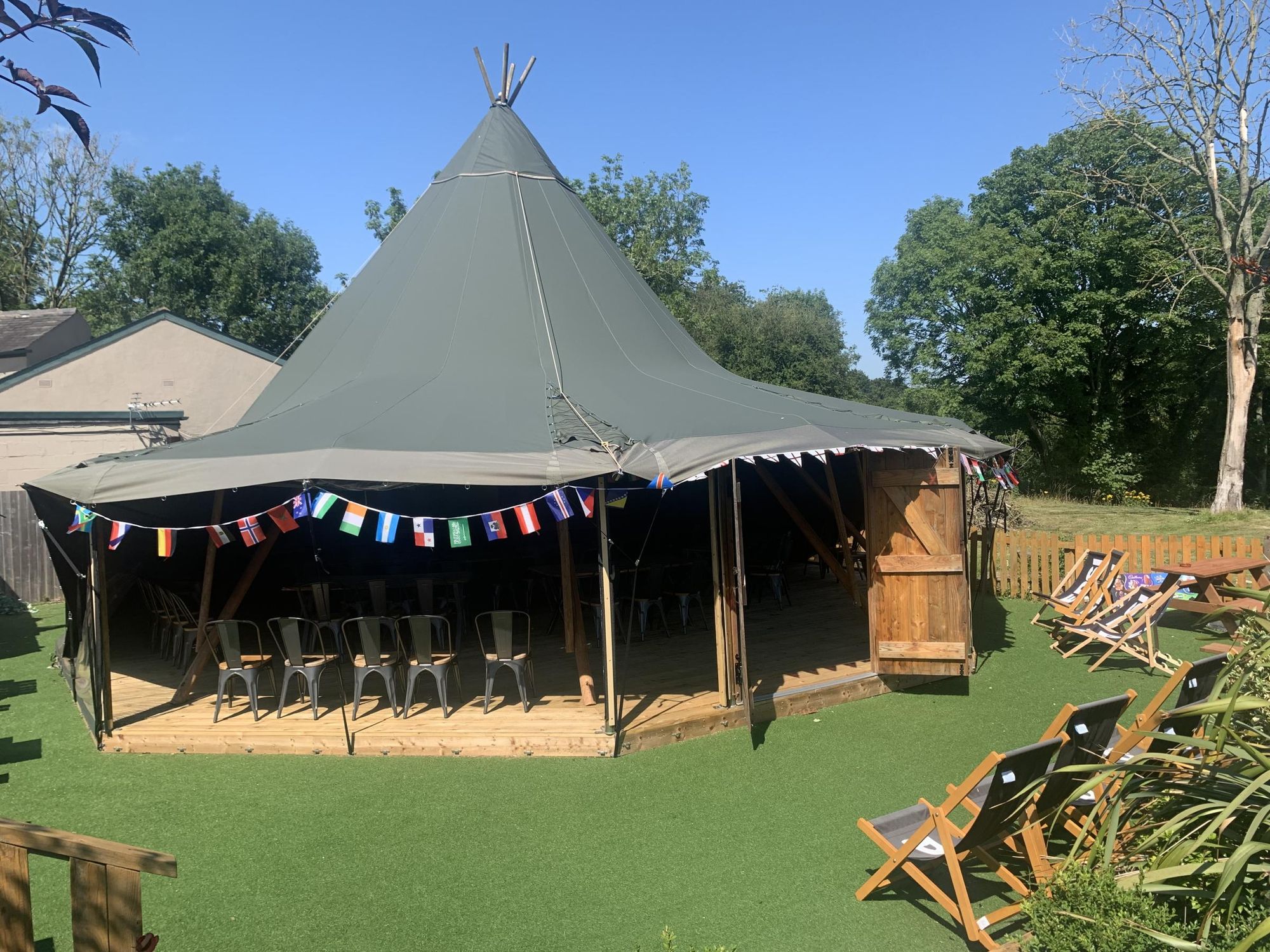 July 2026. (Pub, External, Garden). Published on 10-07-2026