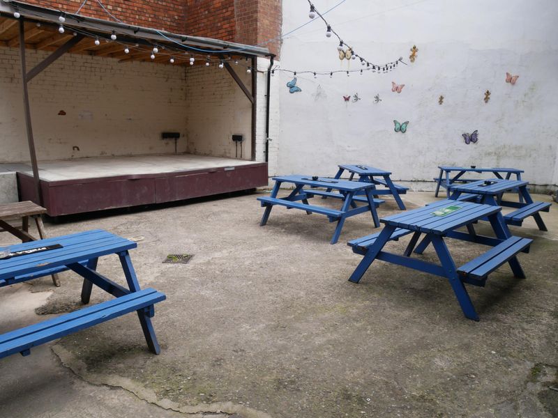 Live Music yard July 2022 DS. (Pub, External). Published on 08-07-2022
