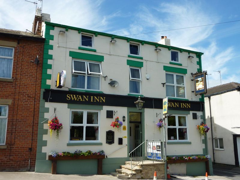 Swan, Higher Walton, July 2017 (D Sherliker). (Pub, External, Key). Published on 11-07-2017