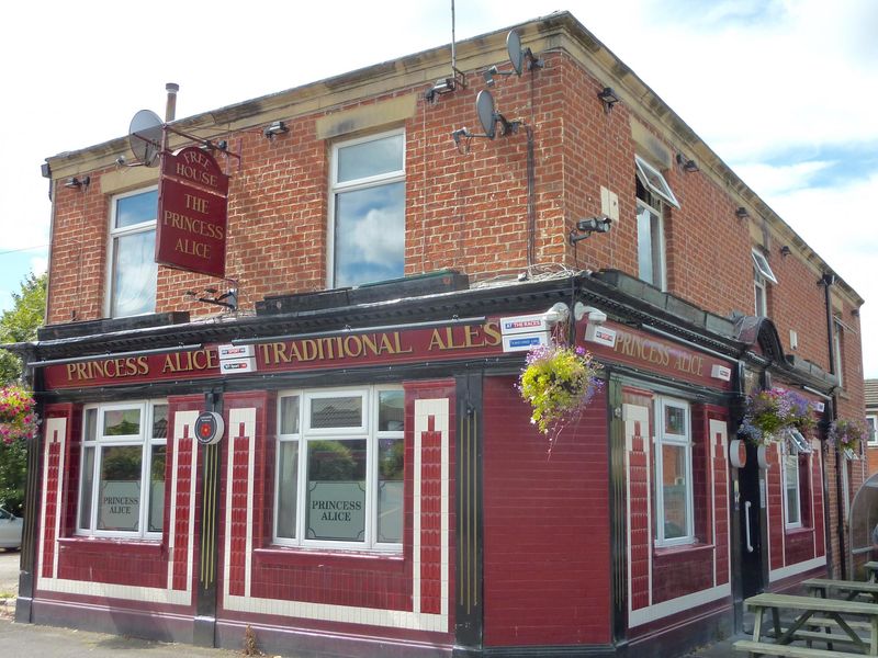 Princess Alice, Preston 5.8.17. (Pub, External, Key). Published on 05-08-2017