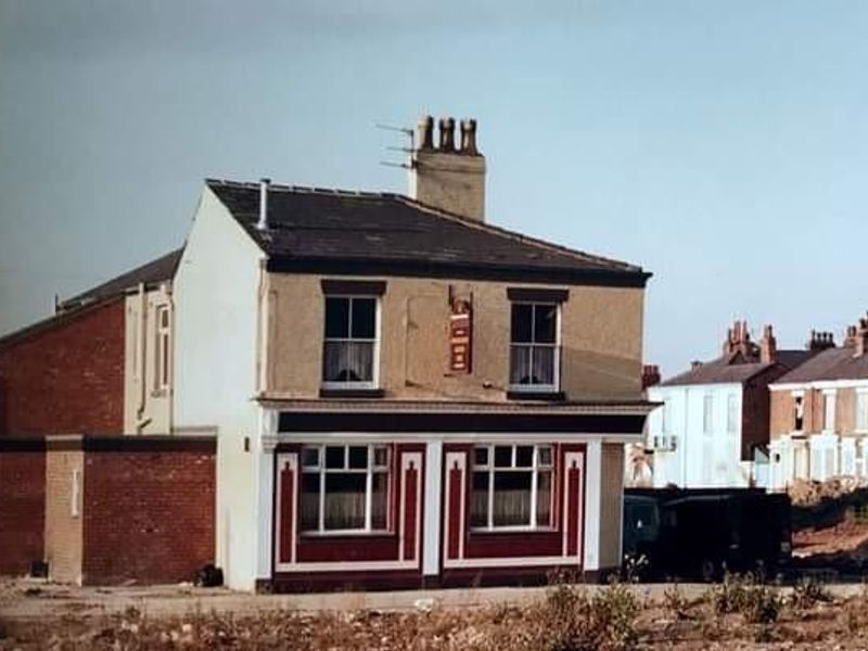 Princess Alice c.1984 courtesy of Paul Melling. (Pub, External). Published on 22-08-2020 