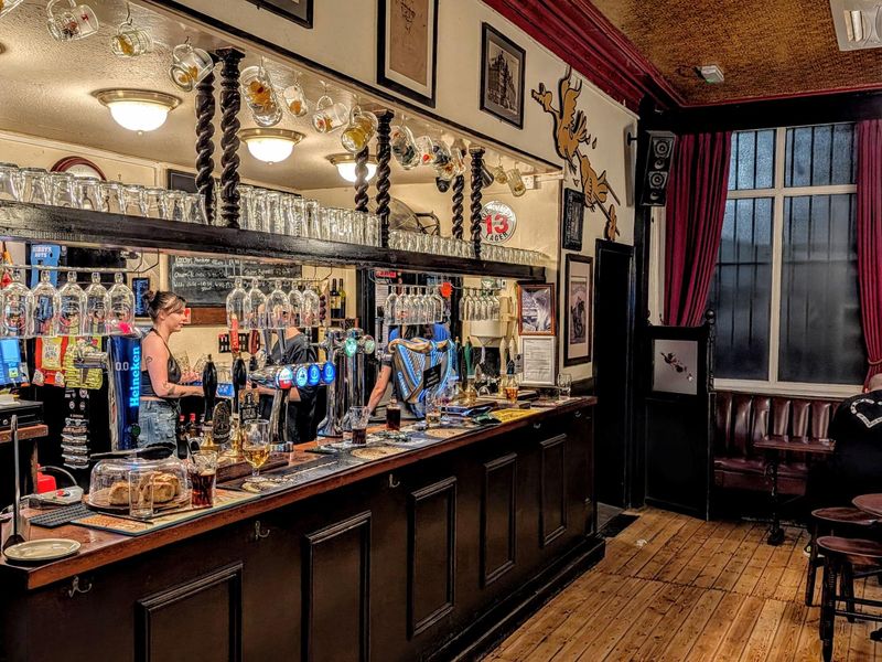 (Pub, Bar). Published on 07-12-2025 