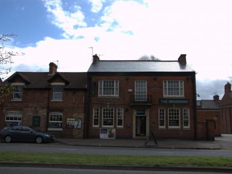 Broadway, Leicester. (Pub, External). Published on 08-09-2013 