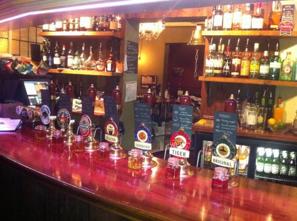 Bar at the Globe. (Pub, Bar). Published on 21-01-2014