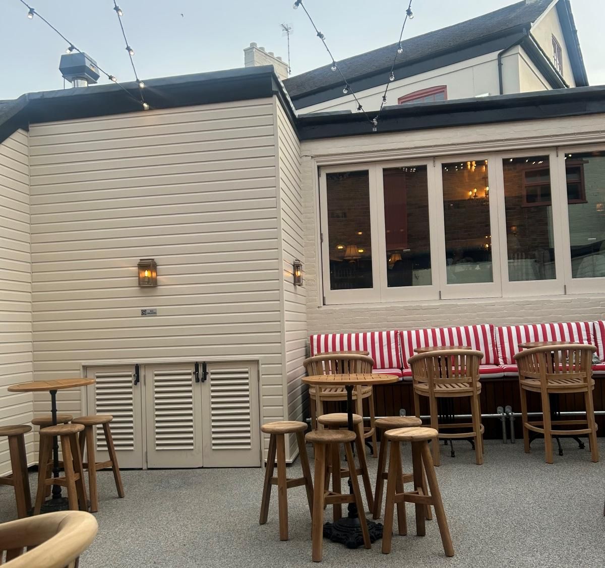 April 2026. (Pub, External, Garden). Published on 17-04-2026