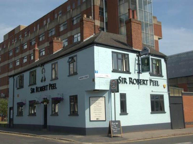 Sir Robert Peel. Leicester. (Pub, External). Published on 22-07-2013