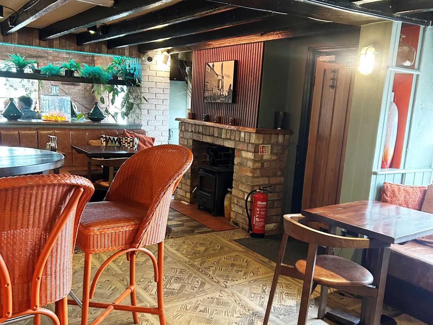 Interior. (Pub, Bar). Published on 12-10-2026