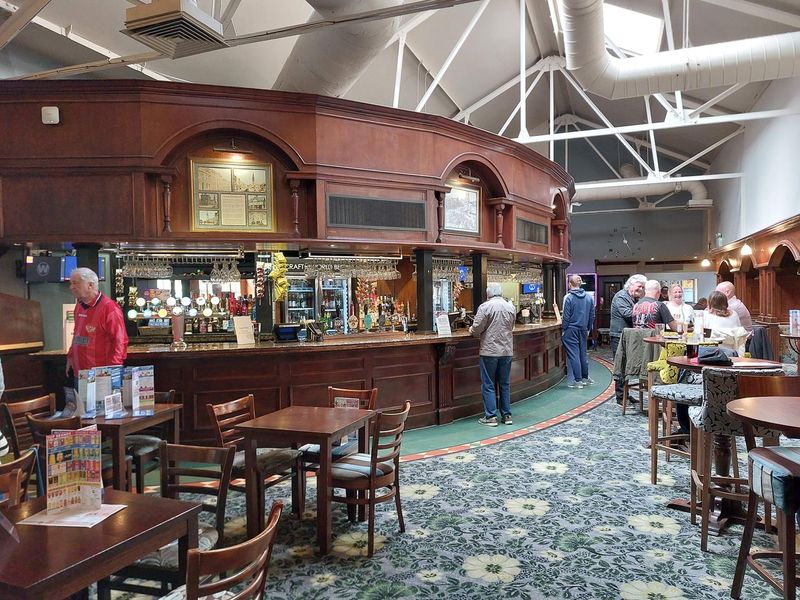 Interior, 2025. (Pub, Bar, Customers). Published on 11-11-2025 