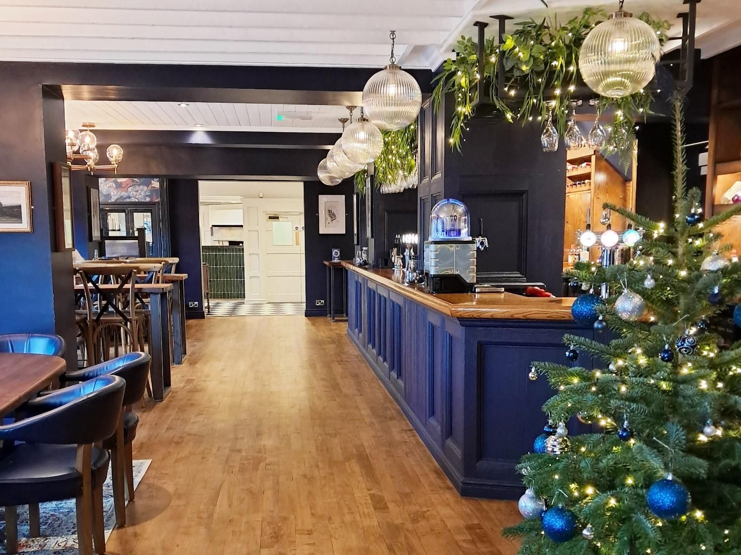 2025. (Pub, Bar). Published on 08-12-2025