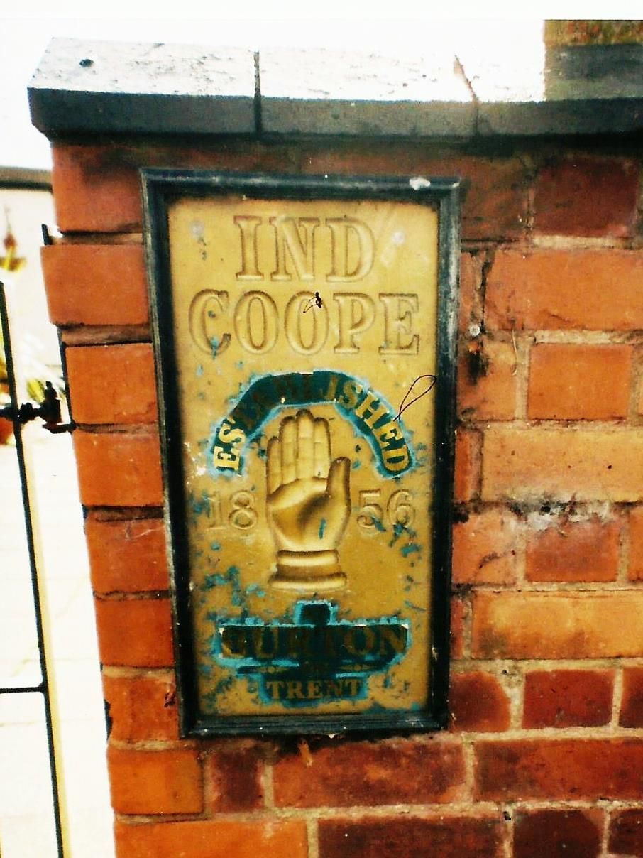 Former Ind Coope sign on wall, 2006, since removed. (Pub, Sign). Published on 13-01-2026