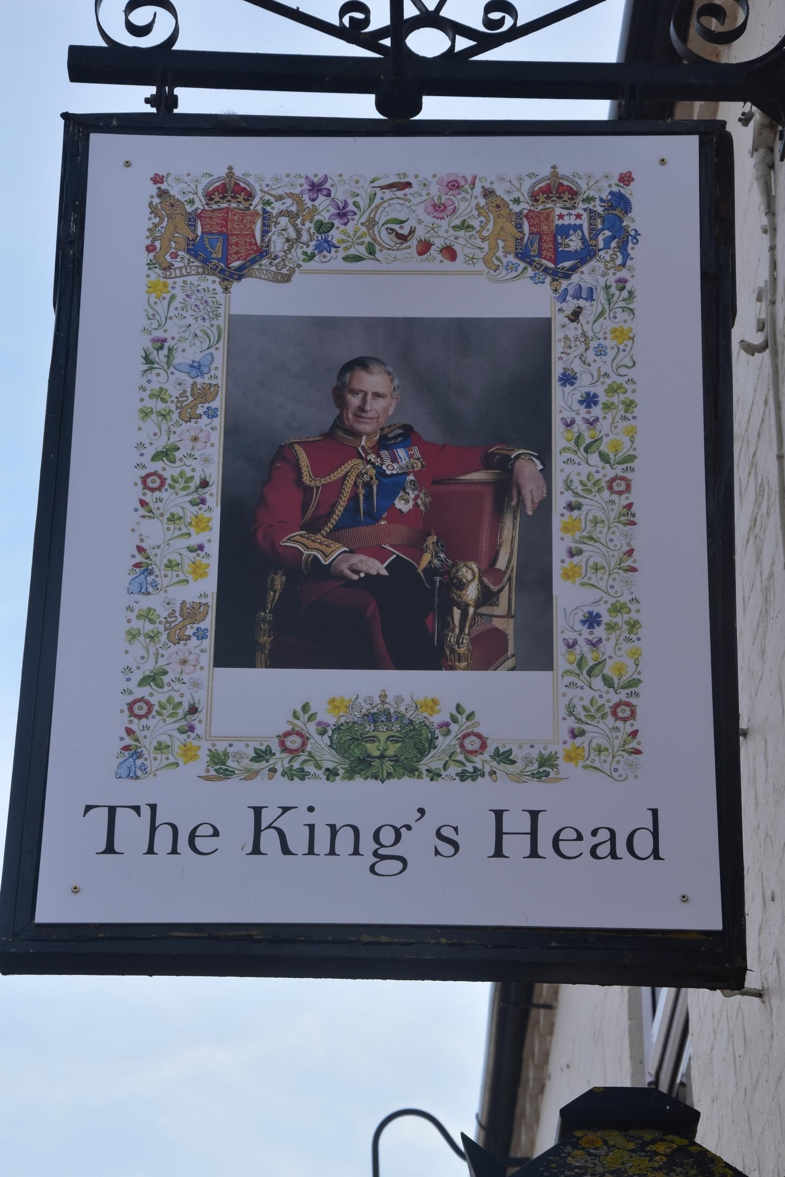 Kings Head, Smeeton Westerby. (Sign). Published on 21-08-2023