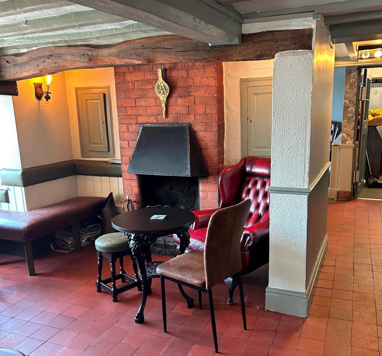 (Pub, Bar). Published on 06-07-2025