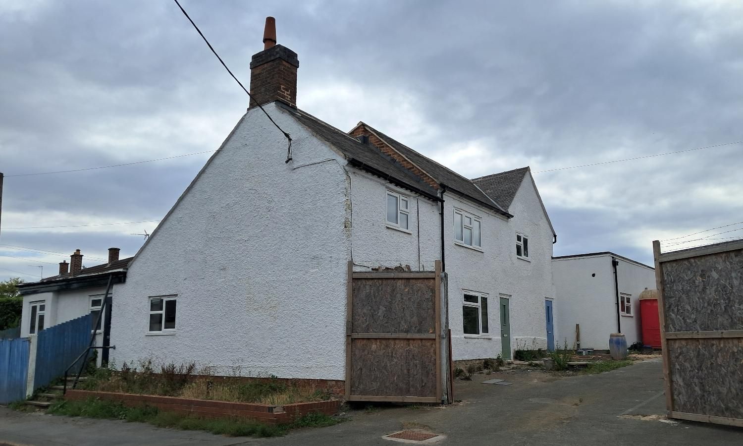 Under conversion to flats, August 2025. (Pub, External). Published on 22-08-2025