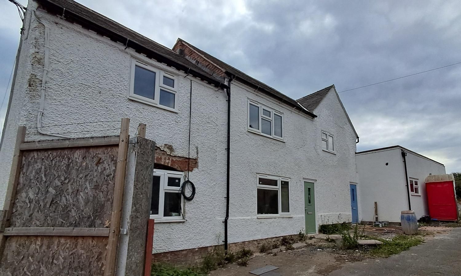 Under conversion to flats, August 2025. (Pub). Published on 22-08-2025