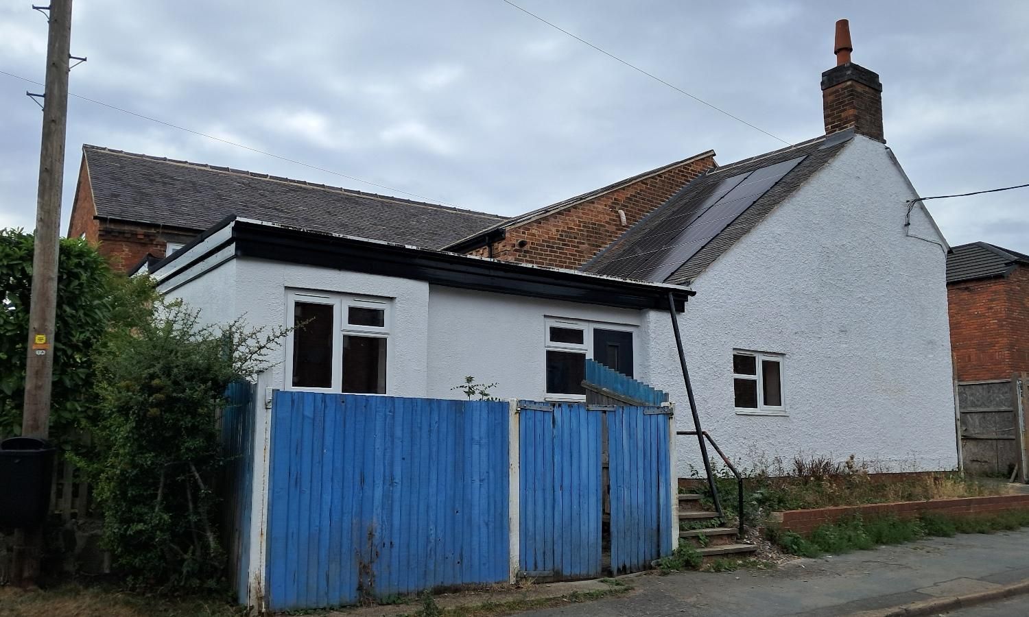 Under conversion to flats, August 2025. (Pub, External). Published on 22-08-2025