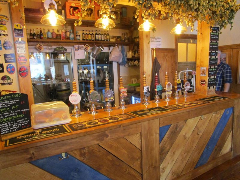 (Pub, Bar). Published on 21-10-2016