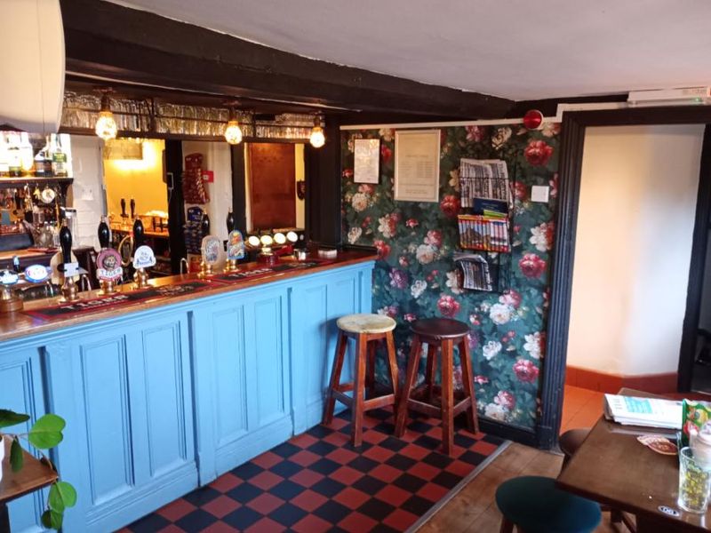 (Pub, Bar). Published on 10-03-2024 