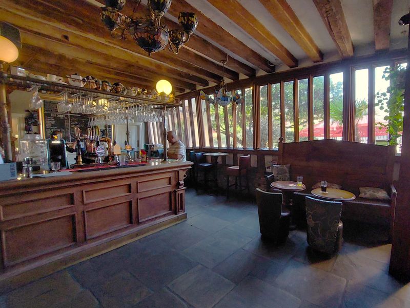 (Bar). Published on 02-10-2026