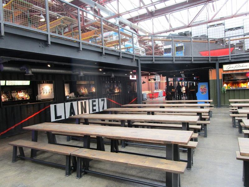 (Pub, Bar). Published on 15-09-2022
