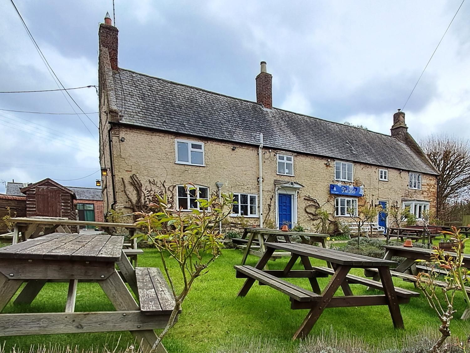 2026. (Pub, External, Garden). Published on 24-03-2026