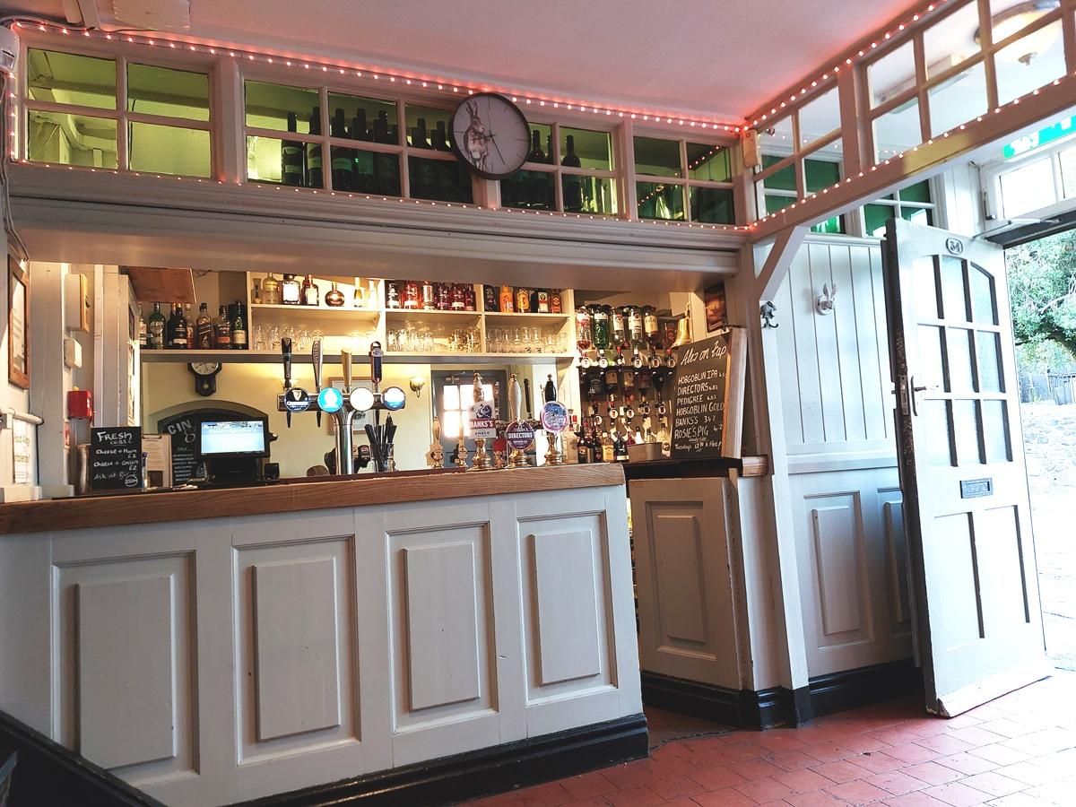 Bar servery 2025. (Pub, Bar). Published on 12-11-2025