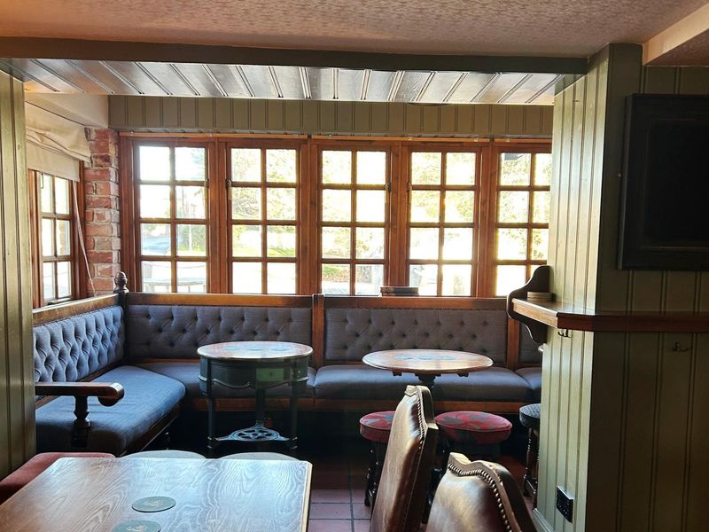 2025. (Pub, Bar). Published on 25-11-2025 