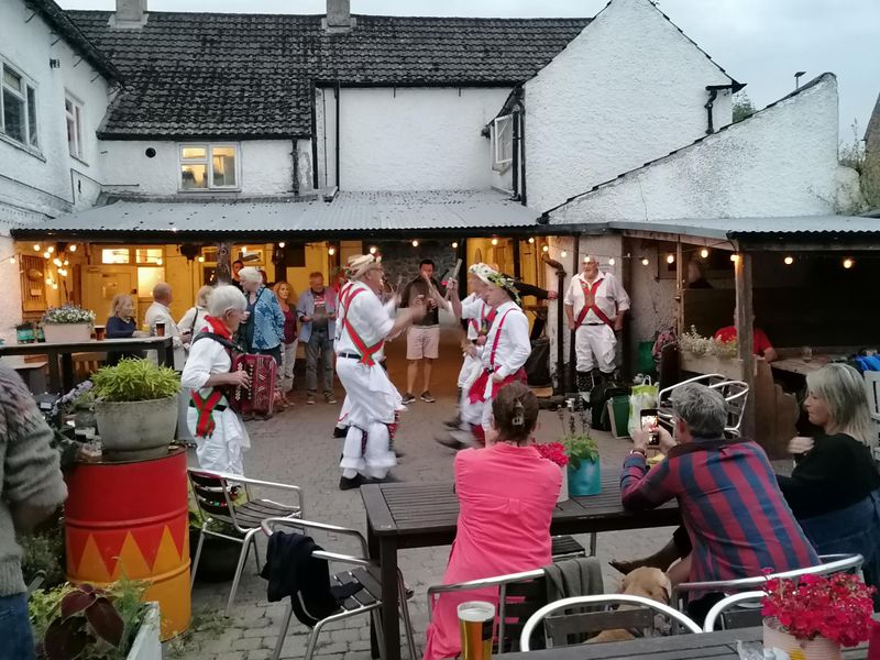 Swan Inn, Mountsorrel. (Pub, External, Garden, Customers). Published on 29-07-2022