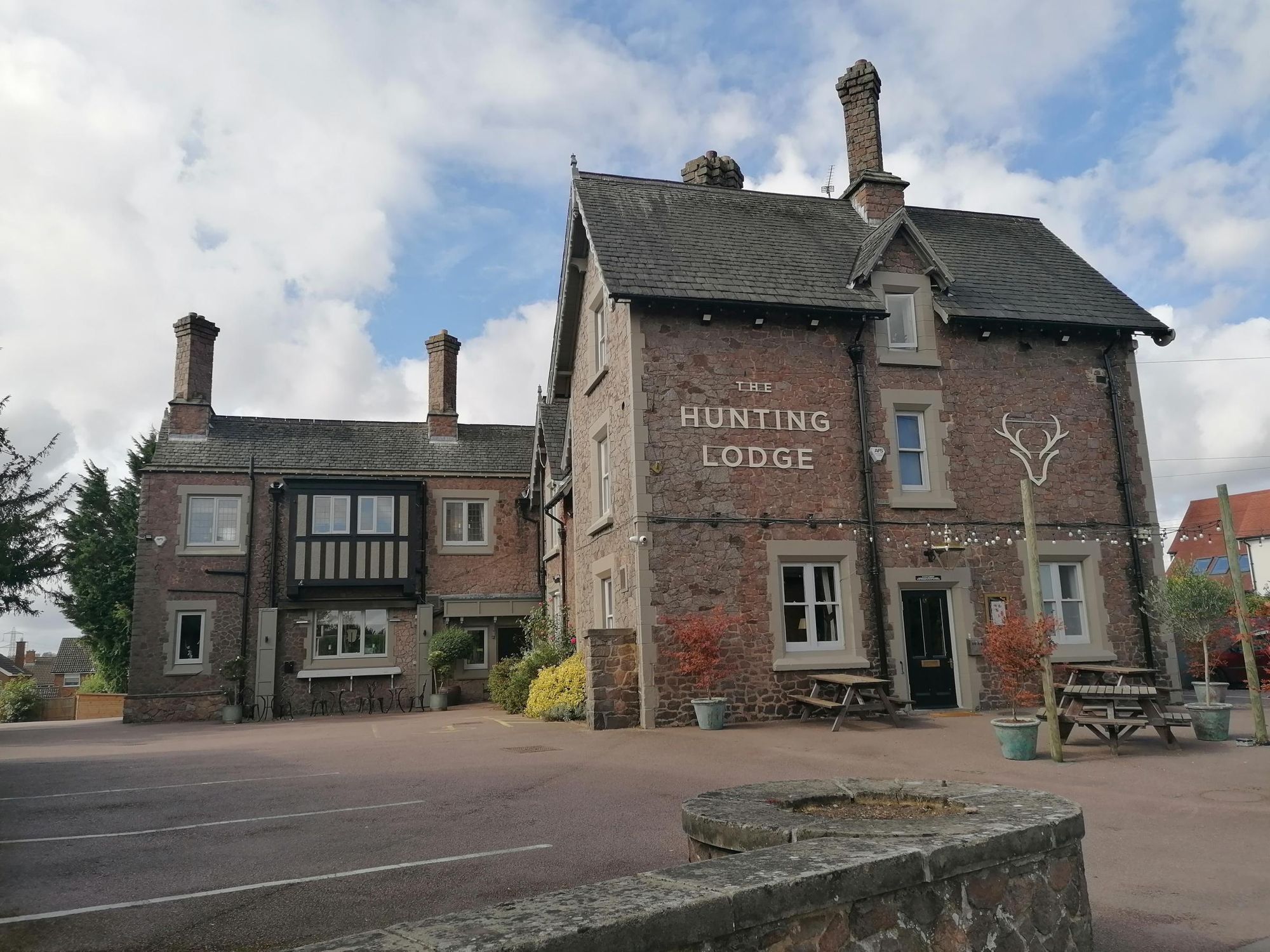 Hunting-Lodge_Barrow-upon-Soar. (Pub, External, Key). Published on 02-09-2025
