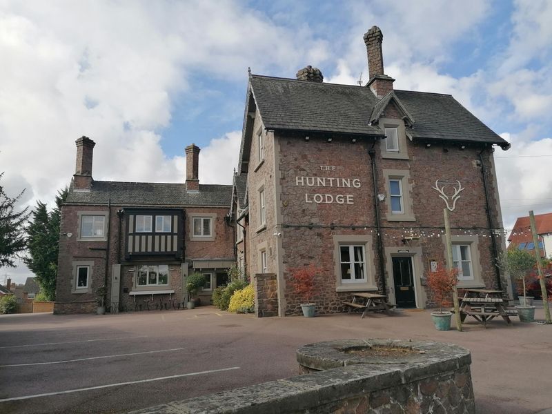 Hunting-Lodge_Barrow-upon-Soar. (Pub, External, Key). Published on 02-09-2025 