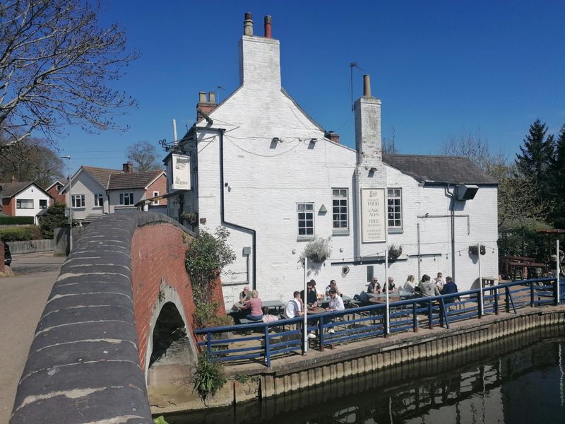 Navigation_Barrow-upon-Soar_Canal-side. (External, Customers). Published on 27-04-2025