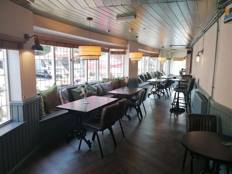 (Pub, Restaurant). Published on 08-09-2024